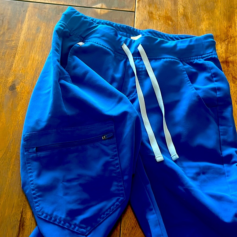 Preowned/used Zamora Jogger Scrub Pants.